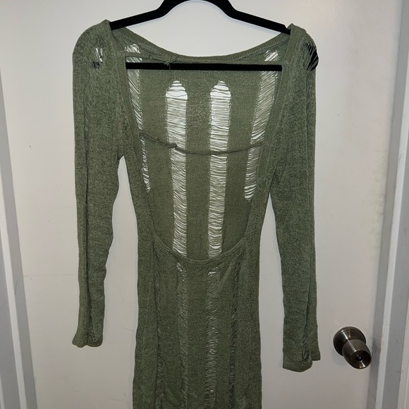 FOUR mini dresses of all different styles and brands. - Picture 9 of 16